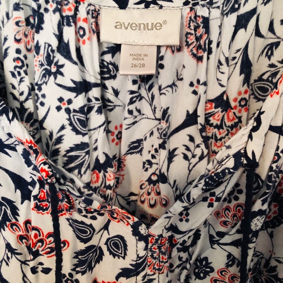 Floral Top (Avenue) - Picture 4 of 5